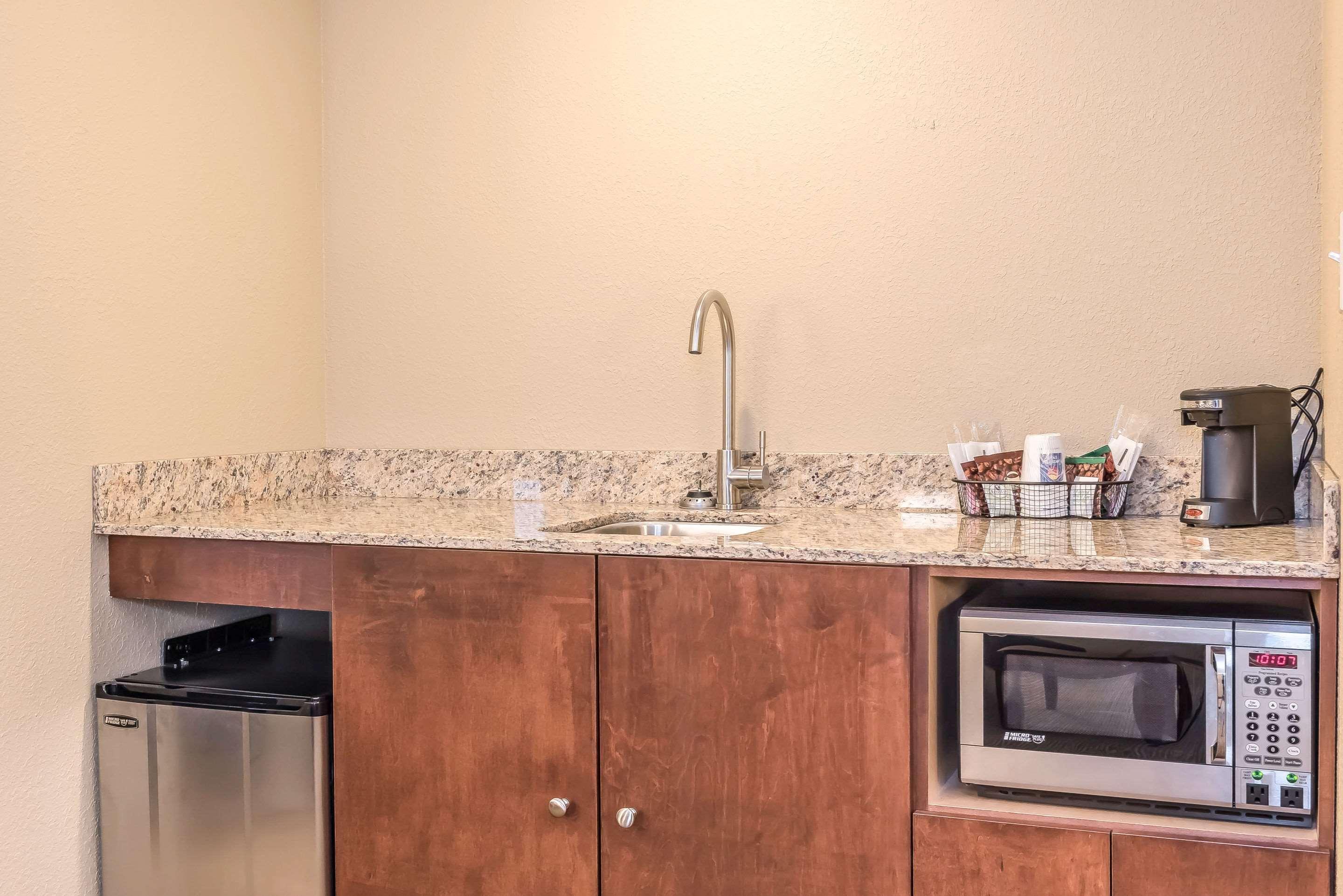 Comfort Inn & Suites Piqua-Near Troy-I75 Экстерьер фото